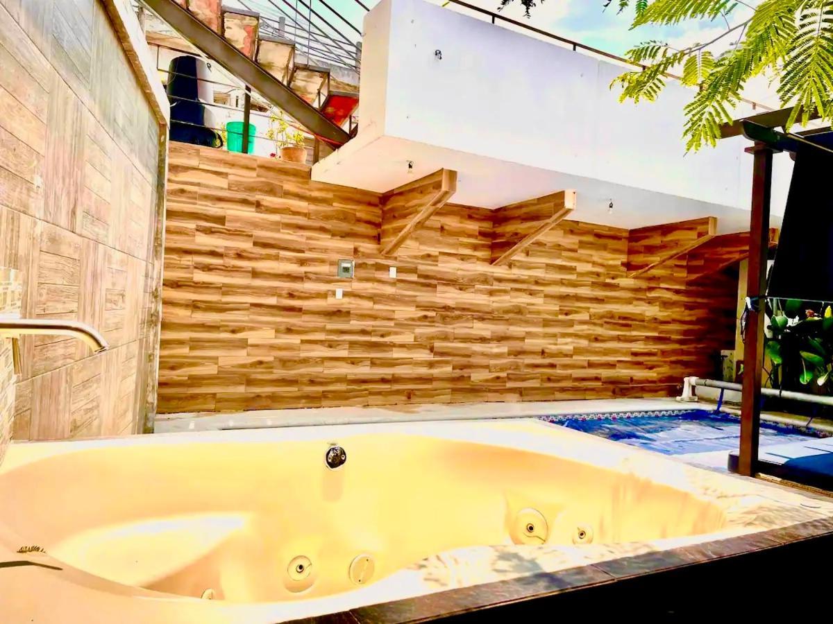 Loft Arte Y Diseno, Terraza, Asador, 3 Pantallas "Cuernavaca Somos El Unico Airbn Que Te Ofrece 2 Exclusivos Jacuzzis Profesionales Con Agua Caliente Y Sistema De Hidromasaje, Tipo Spa" Fraccionamiento Vigilancia 24 Horas Apartment Bagian luar foto