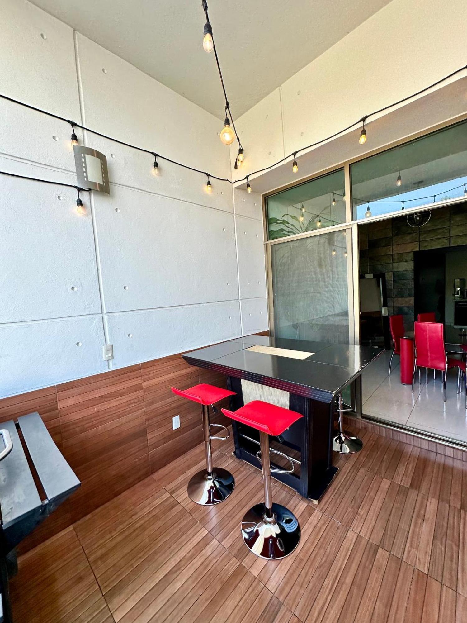 Loft Arte Y Diseno, Terraza, Asador, 3 Pantallas "Cuernavaca Somos El Unico Airbn Que Te Ofrece 2 Exclusivos Jacuzzis Profesionales Con Agua Caliente Y Sistema De Hidromasaje, Tipo Spa" Fraccionamiento Vigilancia 24 Horas Apartment Bagian luar foto